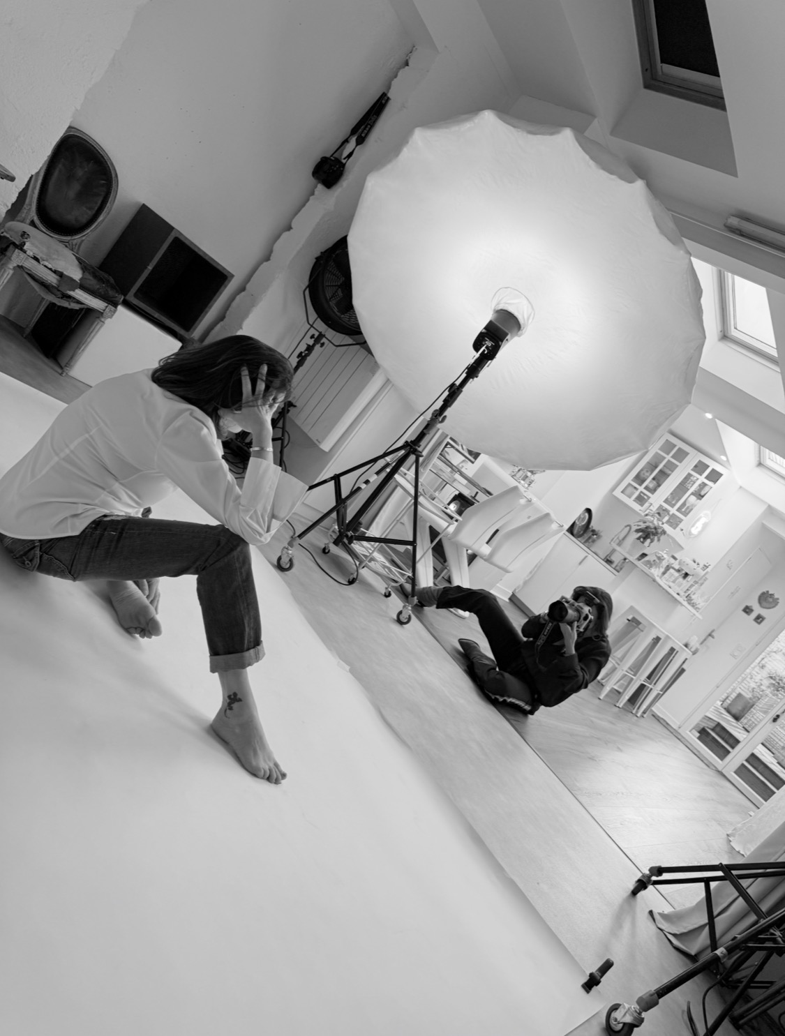 Vanessa Vercel, photographe professionnelle, pendant une séance photo